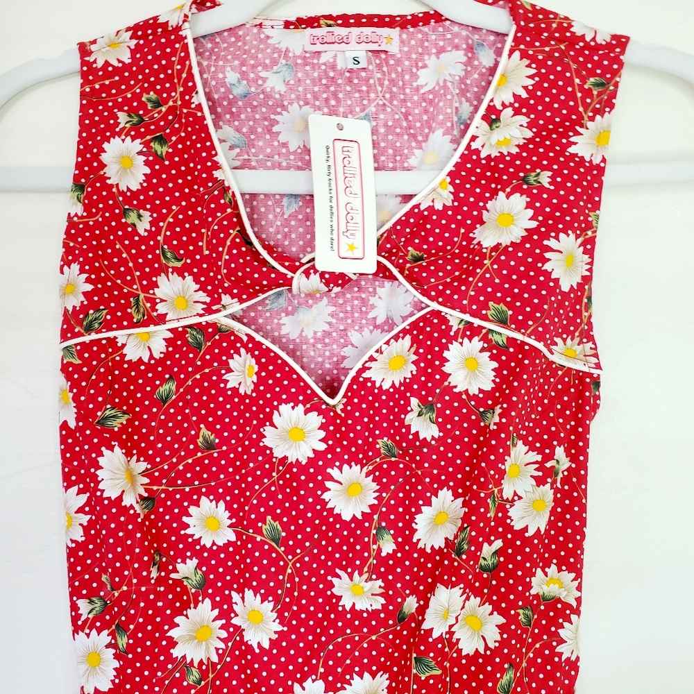 Trollied Dolly red daisy dress